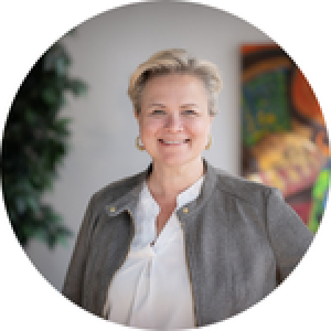 Kim Fuller headshot