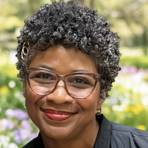 Roz Moore headshot